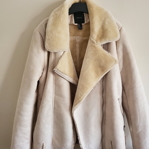 Size M fuax fur cream color jacket - Picture 2 of 8